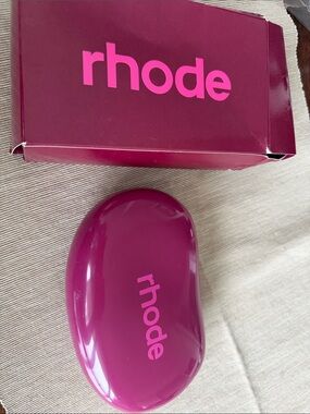 RHODE Plum Glossy Brush Case with Pink Logo